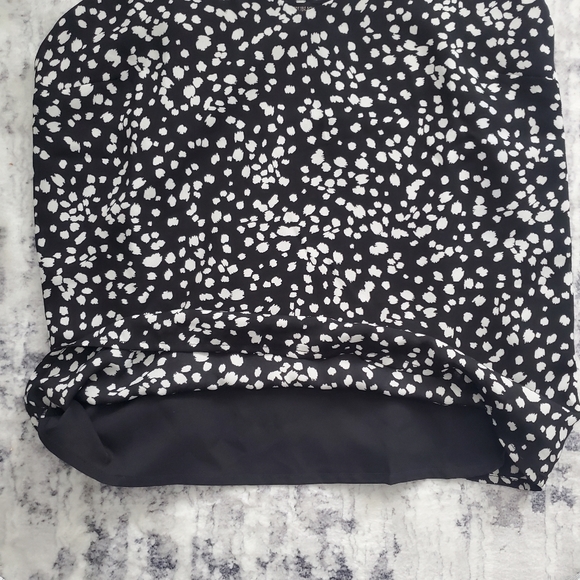 NWOT Banana Republic Black and white dotted cami tank Size XS. Lined. - Picture 12 of 13